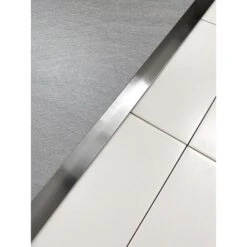 SEUIL ADHES.INOX BROS 30/83 3M -Construction Matériaux Magasin Photo dambiance 1249222