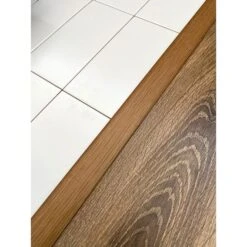 SEUIL UNIVERS. HETRE 37/166 3M -Construction Matériaux Magasin Photo dambiance 1249251