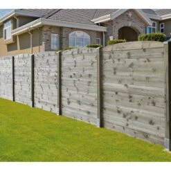 POTEAU DE CLOTURE 2 RAINURES AUTOCLAVE EN LIGNE 28X2400MM 2,40M -Construction Matériaux Magasin Photo dambiance 2 1053009