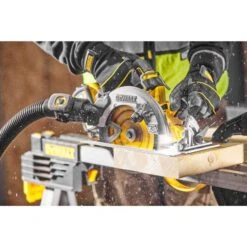 Scie Circulaire 18V Ø190mm DCS573NT XR ADVANTAGE BRUSHLESS -Construction Matériaux Magasin Photo dambiance 2 1599425