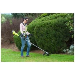 Débroussailleuse OBC1820B 18 V Sans Batterie -Construction Matériaux Magasin Photo dambiance 3 1372613